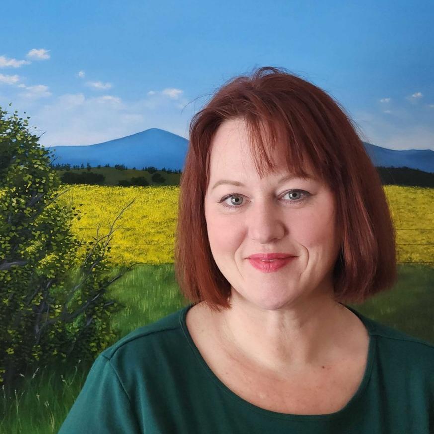 Christina Gouldsborough's headshot.  She is one of the past Calgary Artist Studio Tour planning committee members.